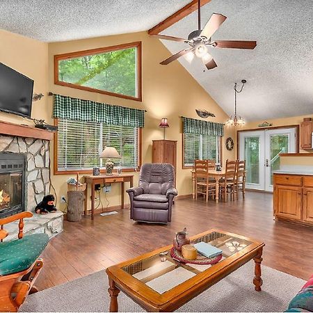 Smoky Mountain Treehouse Villa Maggie Valley Exterior foto