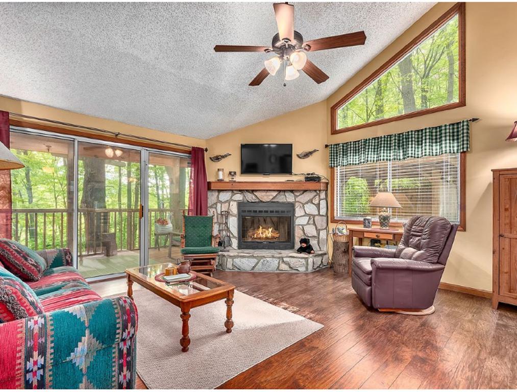Smoky Mountain Treehouse Villa Maggie Valley Exterior foto