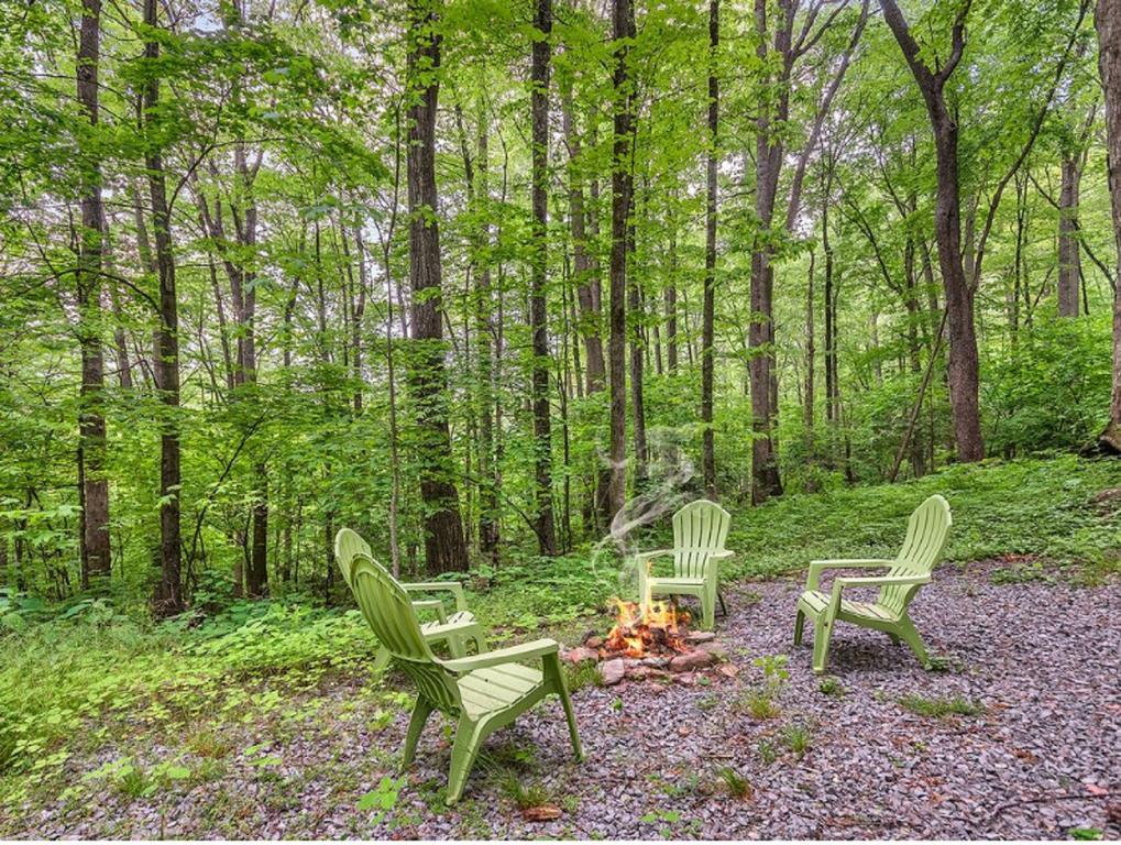 Smoky Mountain Treehouse Villa Maggie Valley Exterior foto